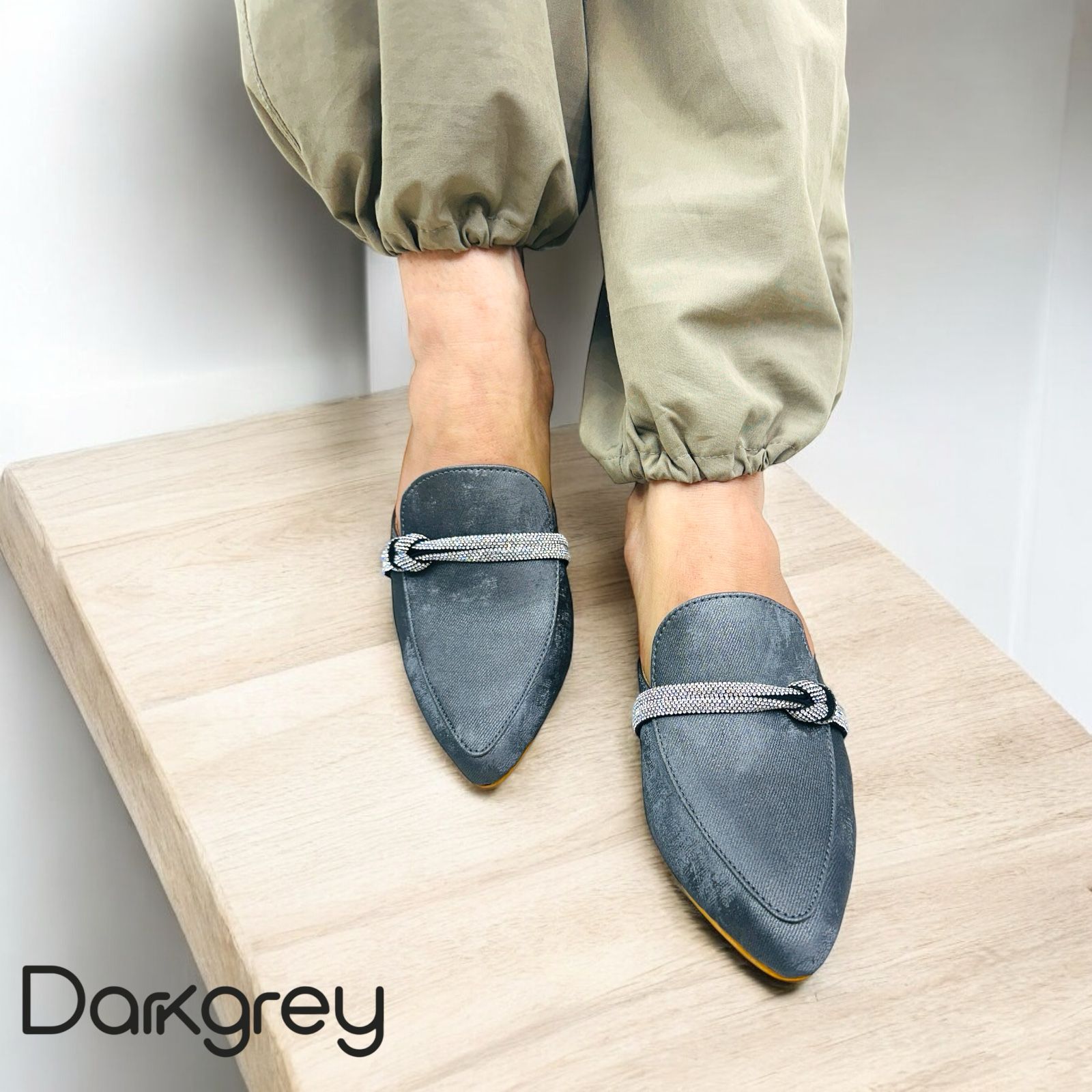Beautiful clogs (B-132)Grey