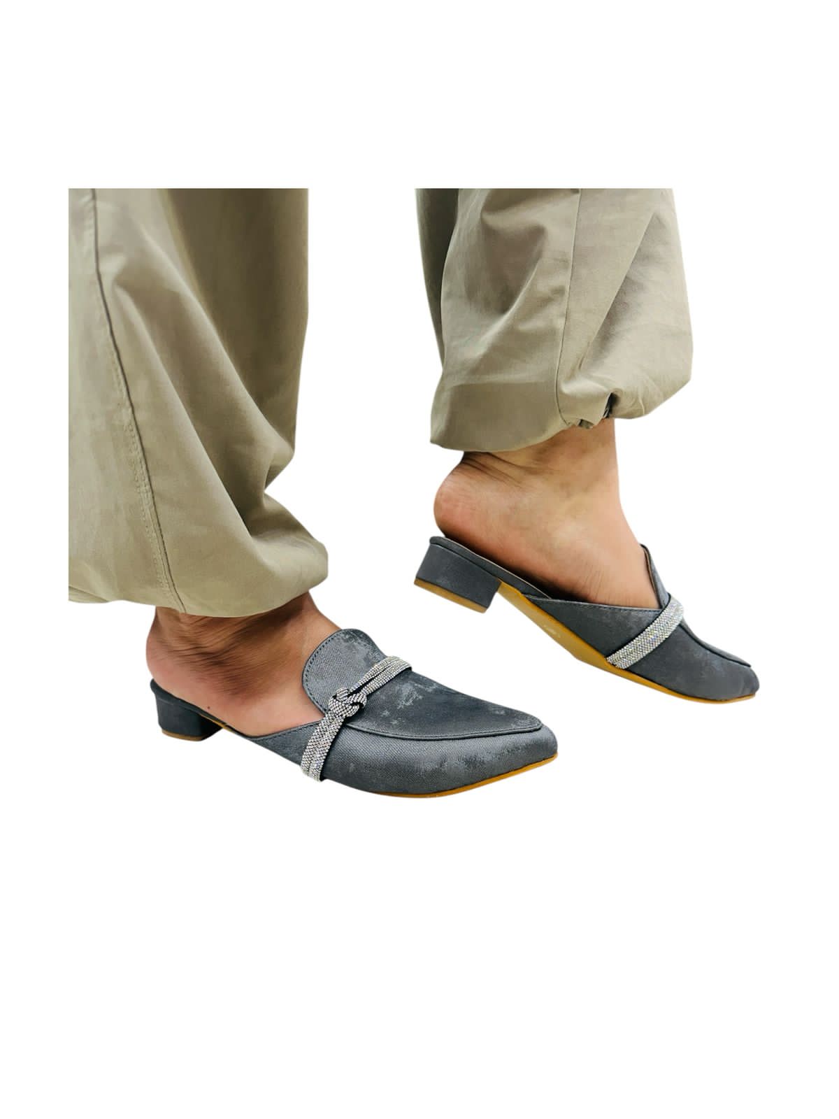 Beautiful clogs (B-132)Grey